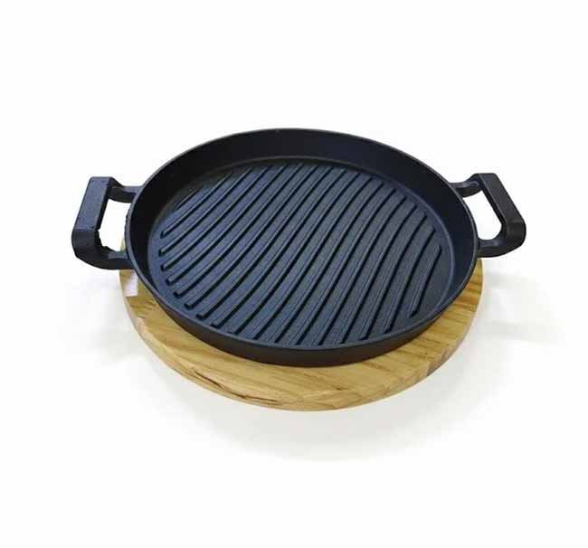 جريل شواء دائري حديد زهر مع قاعدة خشبية 27سم