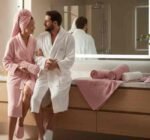 طقم برنس حمام كارما (موديل نسمة) - قطن فاخر - تصميم عصري بألوان هادئة