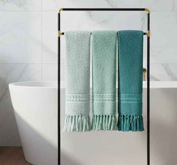 طقم فوط الفايد قطن 100% - 4 قطع - تدرج ألوان الزيتي والمينت جرين - علبة هدايا راقية