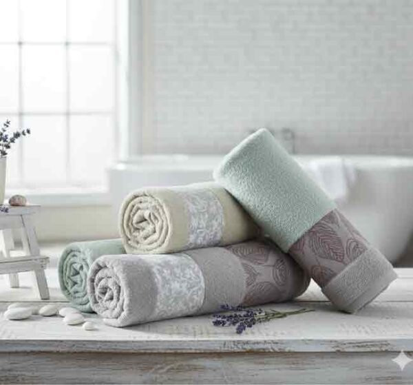 طقم فوط ماريوكا برلين (Berlin) - 4 قطع - قطن 100% - تصميم عصري وألوان ملكية