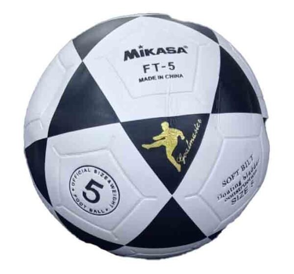 رة قدم ميكاسا (Mikasa) "كوبي" – المتانة والشكل الكلاسيكي بسعر اقتصادي